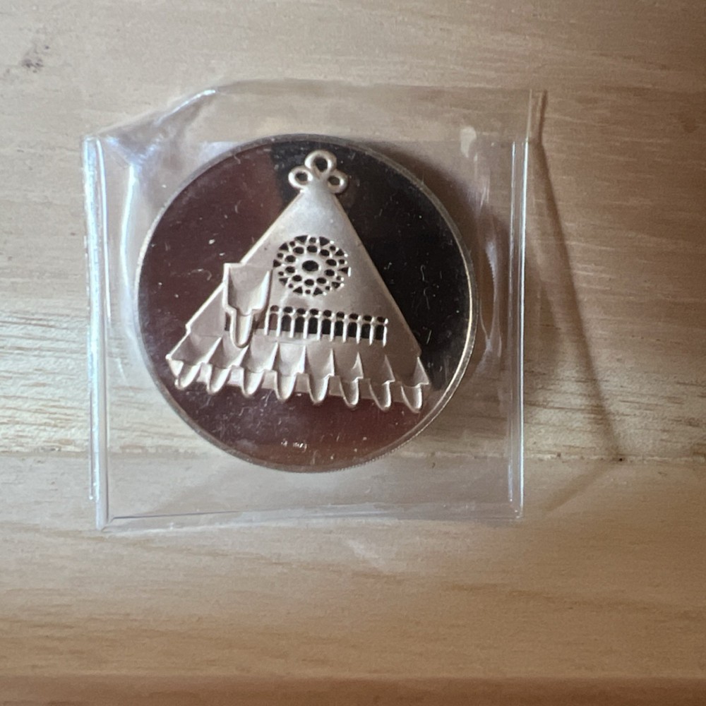 Solid Bronze Medal Menorah Decorative Design Numismatic Uncirculated