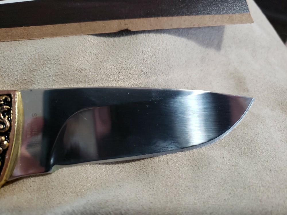 COLLECTOR WOLF KNIFE