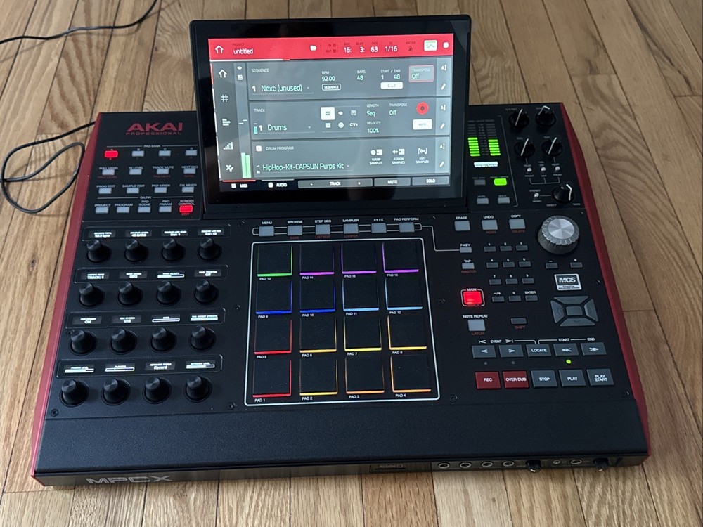 Akai Professional MPCX Standalone Sampler & Sequencer /Read