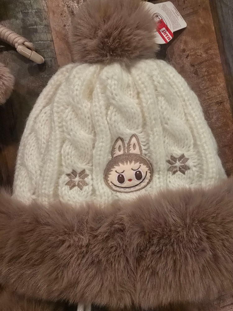 LABUBU Winter Accessory Set - Mittens & winter hat POP LAND Exclusive 🤎