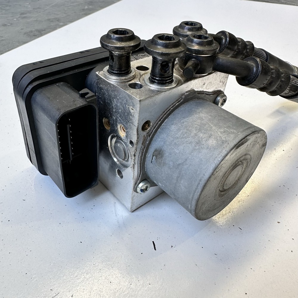 Yamaha MT03 660 2016 ABS pump modulator mount block unit