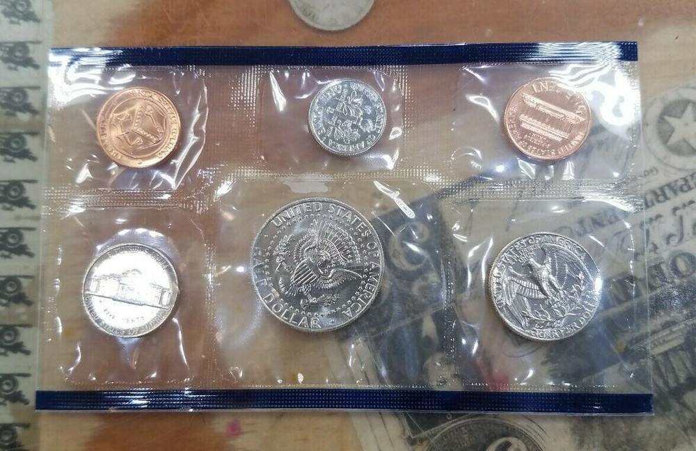 1989 US Mint Set with Original Envelope P & D Uncirculated Coin Set