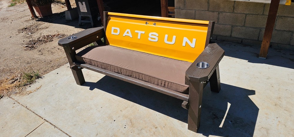 Tailgate Seat