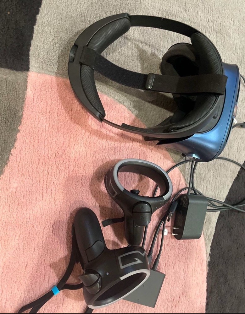 VR Vive Cosmos PC & Console VR Headset Blue Black with Controllers & Cables