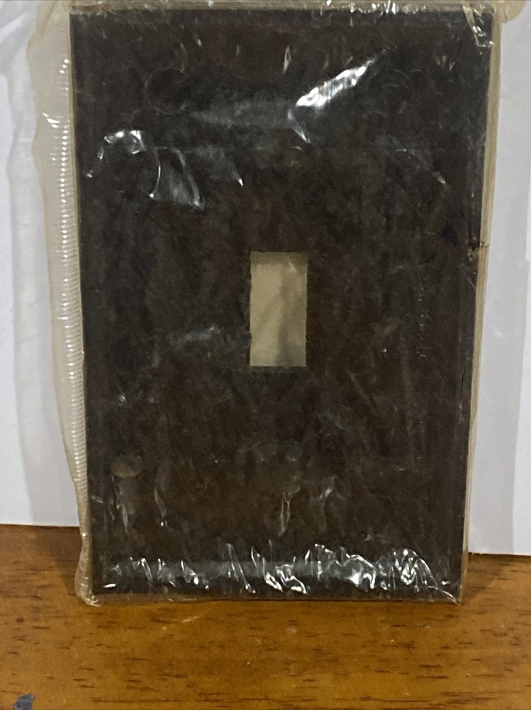 3 VTG Dashed Line Bakelite Brown Single Toggle Switch Plate Cover NOS. E9