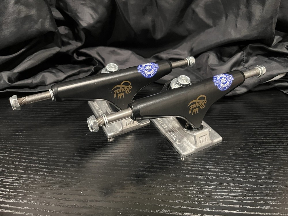 Royale Black Skateboard Trucks