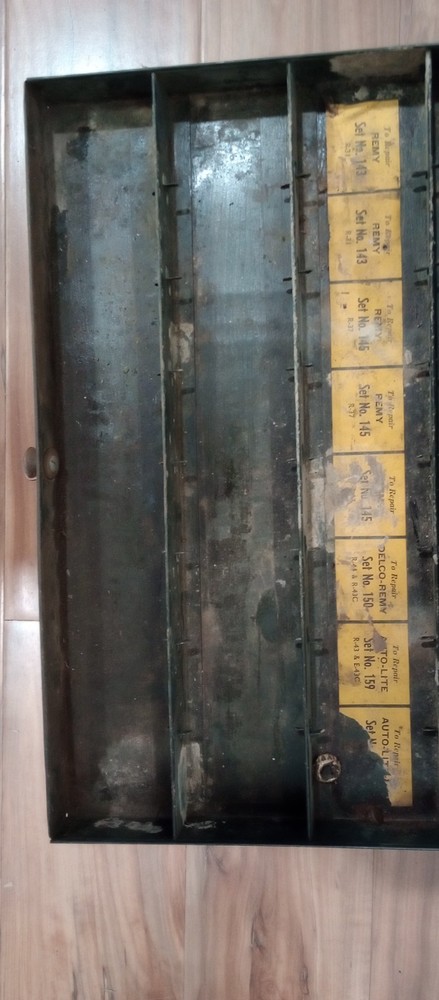 Vintage Shurhit tool box - missing drawers