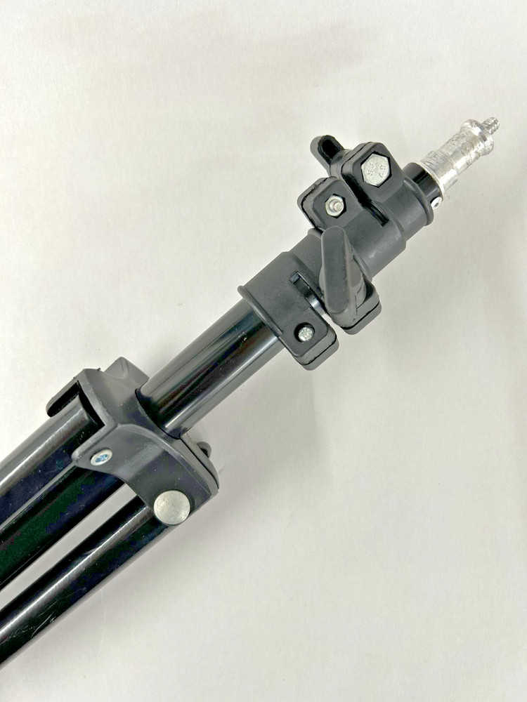 Universal Adjustable Lighting Stand - Sturdy Tripod for Studio