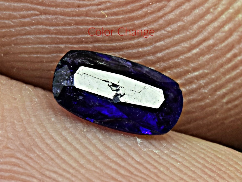 0.30 CARAT FLUORESCENT PHOSPHORESCENT SHARP TENEBRESCENT FACETED HACKMANITE