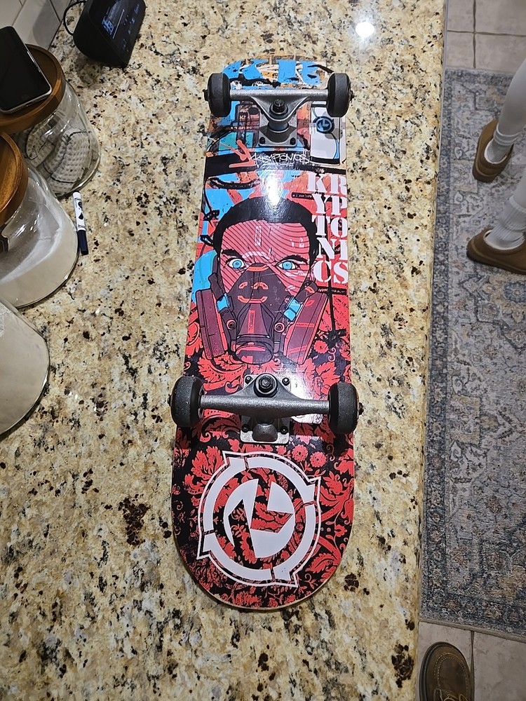 Kryptonics Skateboard -Logo Gas Mask- 50mm