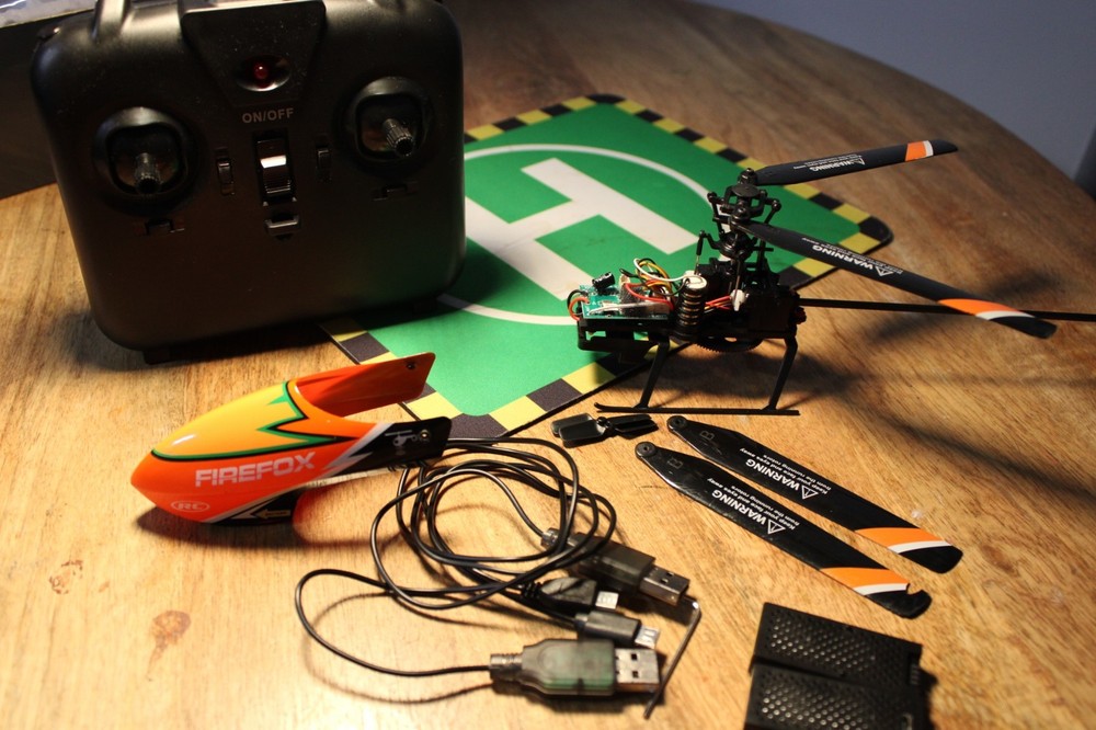 FIREFOX 4-Channel RC Helicopter with Remote, Modular Battery, 15 Min Flight