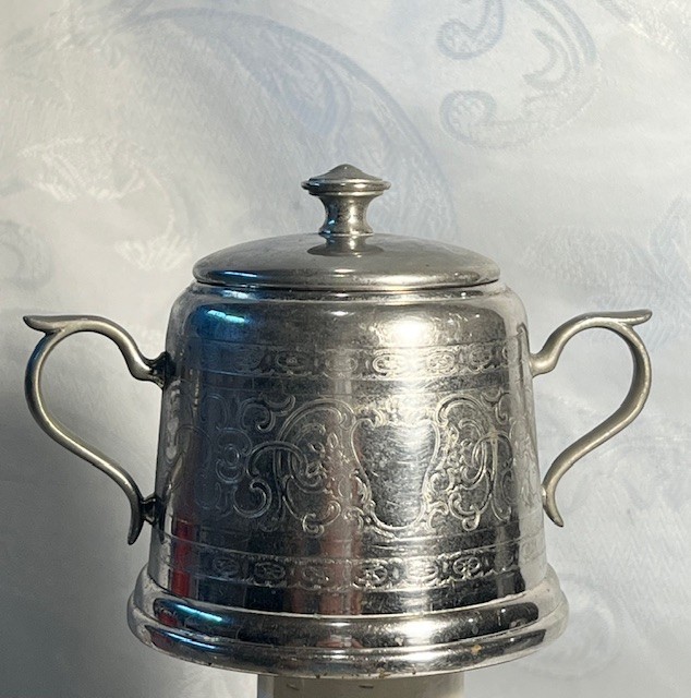 Vtg. Sugar bowl Silver Plated  covered Engraved double handle