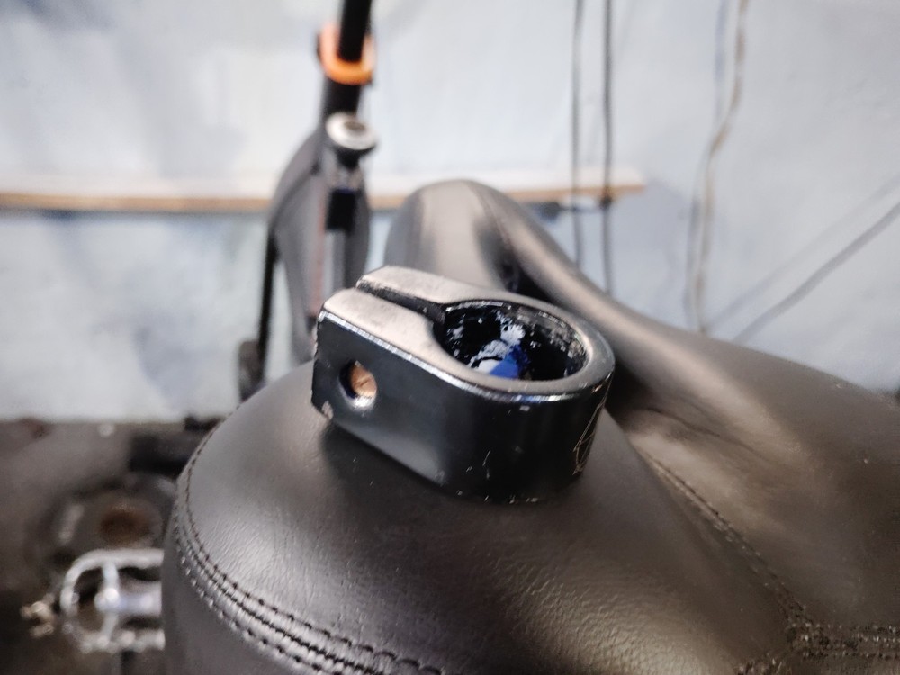 REDLINE SEAT CLAMP 22.2mm