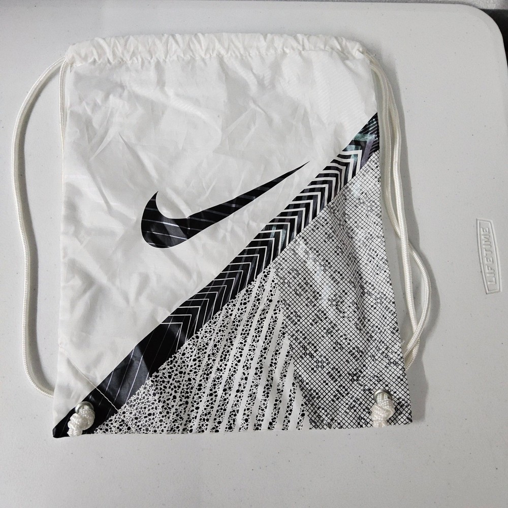 Nike Drawstring Bag Gym Sack Sport Backpack Lightweight Black White