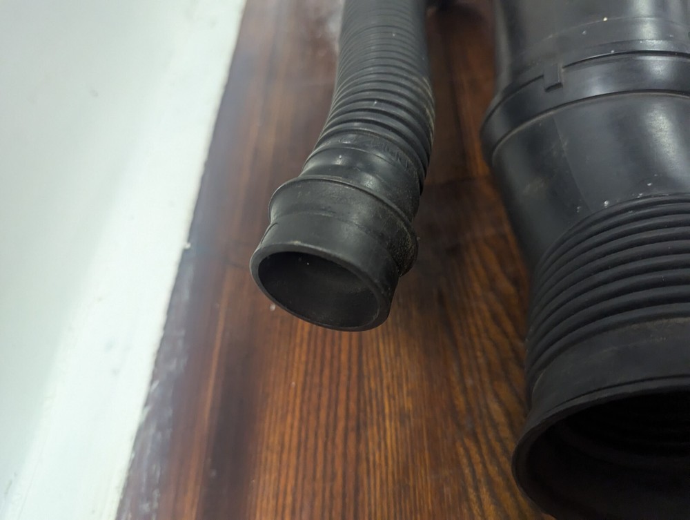 BMW 5 E39 Diesel intercooler hose pipe 2247909