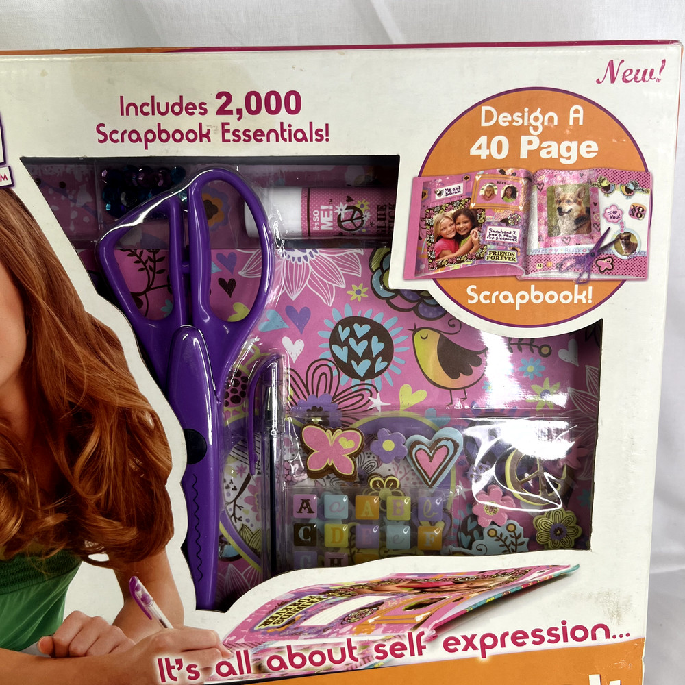 IT'S SO ME! CREATE YOUR OWN PREMIUM SCRAPBOOK