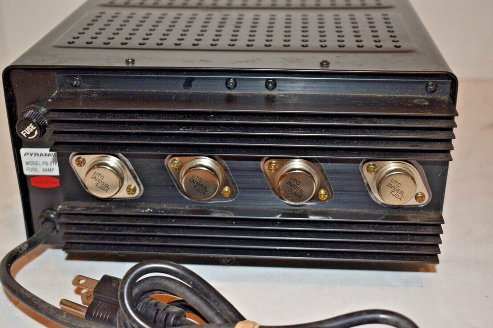 Pyramid Model PS-21KX Regulated Power Supply