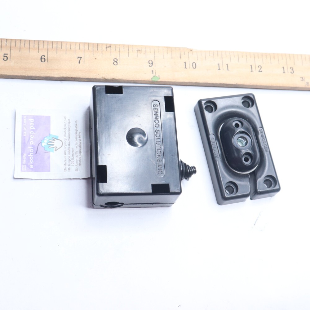 Sennco Solution Inc. Shallow Plug Base Standard Voltages CW6 5070003B
