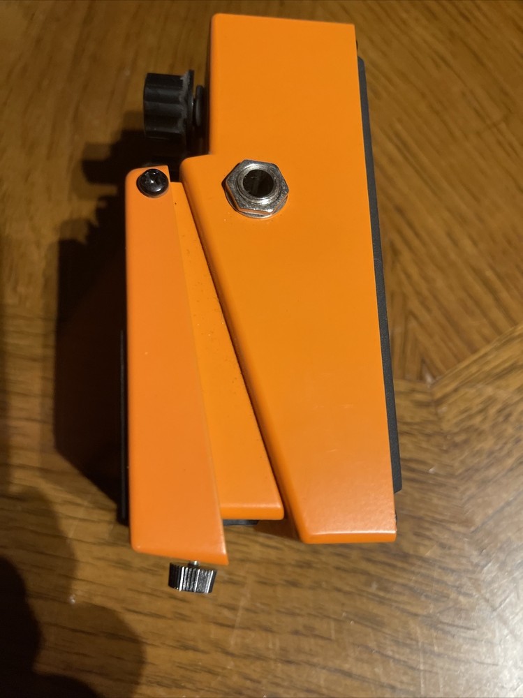 Boss Distortion DS-1 Level and Tone Controls Three-Control Guitar Effects Pedal