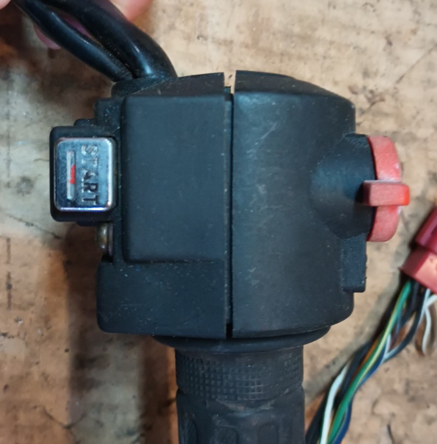 1982-1983 Honda CB750SC CB750 Nighthawk right hand control switch start button