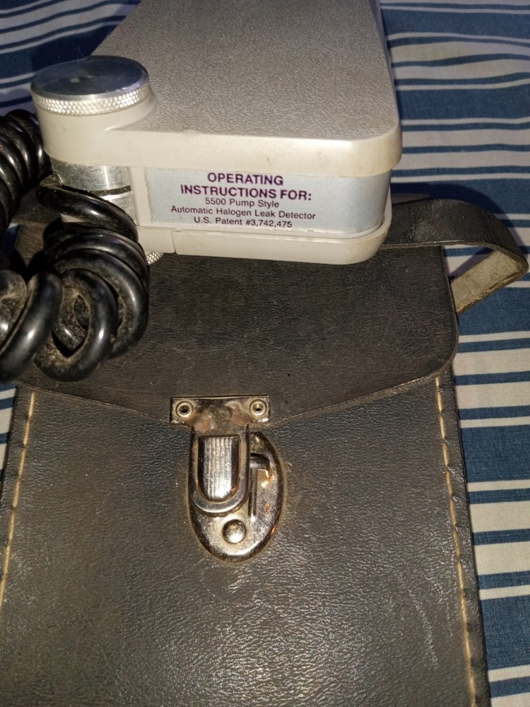 TIF 5500 Pump Style Automatic Halogen Leak Detector & Case