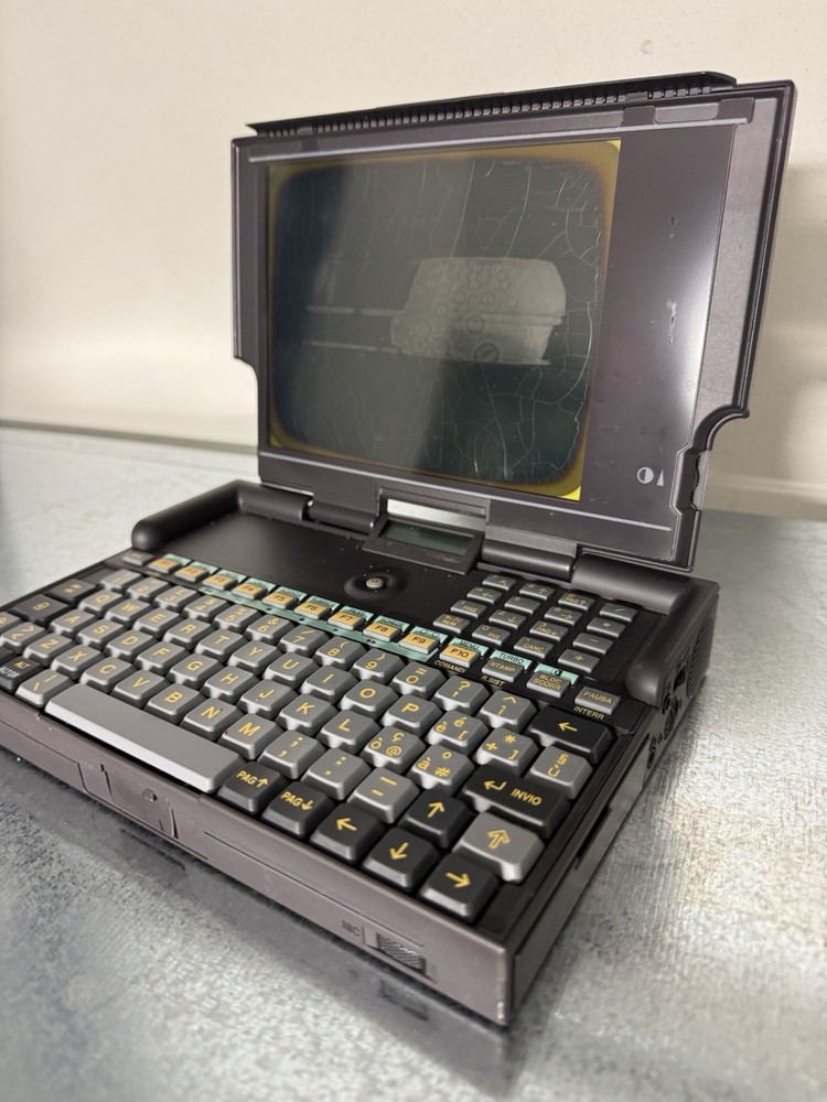 Olivetti Notebook 1992 Notebook Model PT XT 20 Vintage Computer