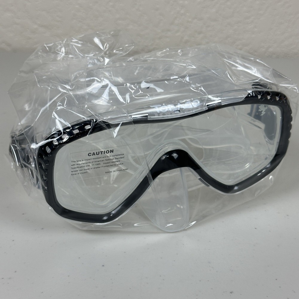 Akona Tobago Mask Black W Case