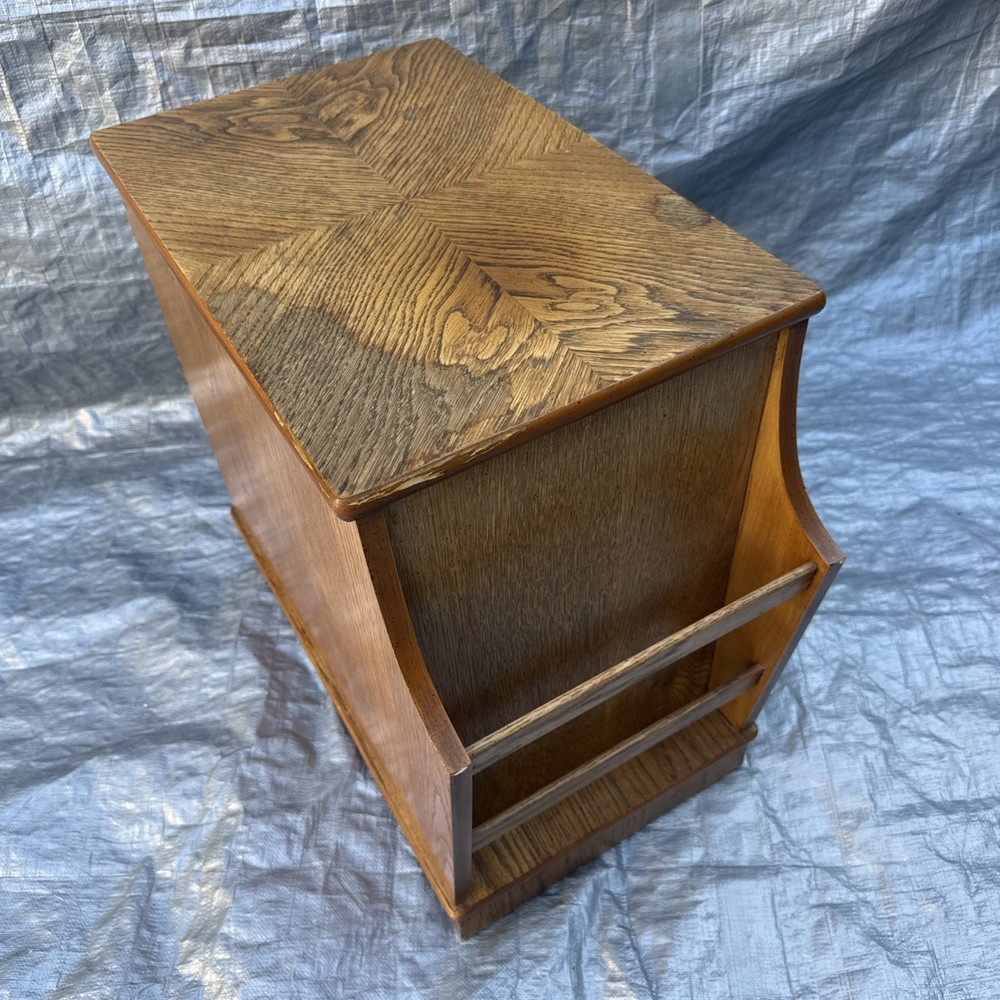 MCM Lane End Table With Magazine Rack