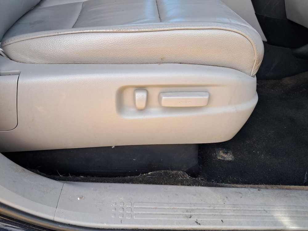 PILOT 2013 Glove Box 5022428