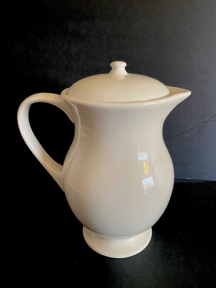 Pottery Barn ~ Snowflake ~ Pitcher and Lid ~ 2 Qt