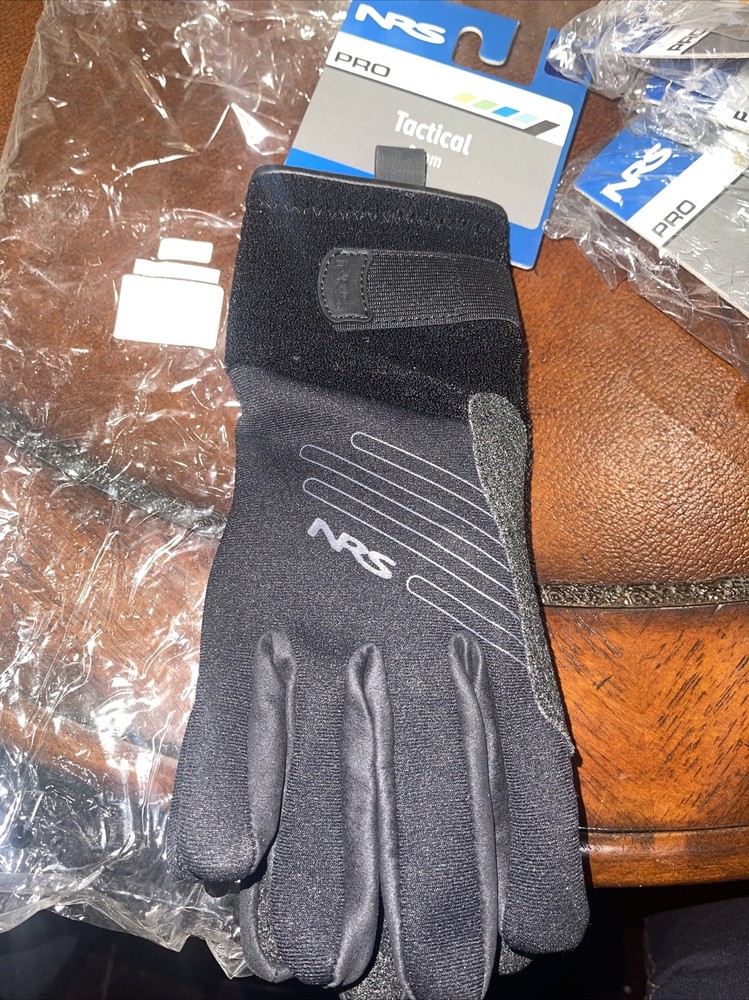 NRS Pro Tactical  Gloves. Black size M