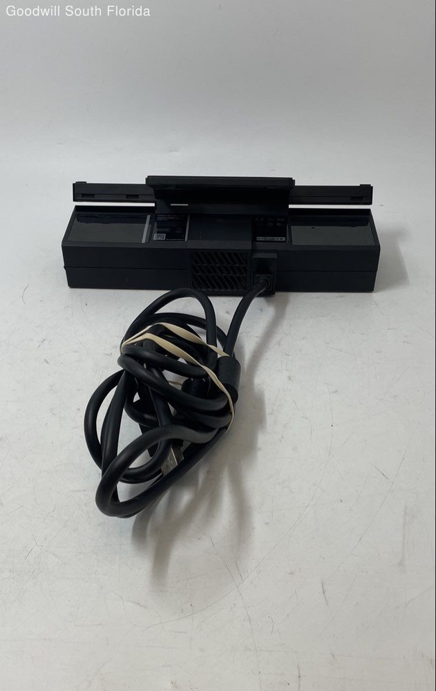Microsoft 1520 Black Kinect For Xbox One Wired Motion Sensor Bar Not Tested