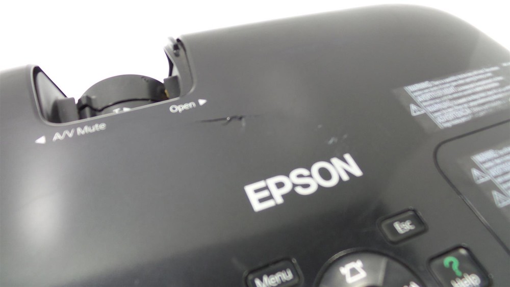 Epson PowerLite 1260 LCD Projector - Lamp Timer : 420 Hours