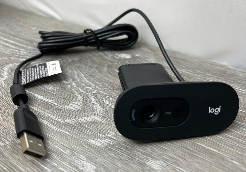 Logitech 720p HD Webcam w/Long Range Microphone, Black