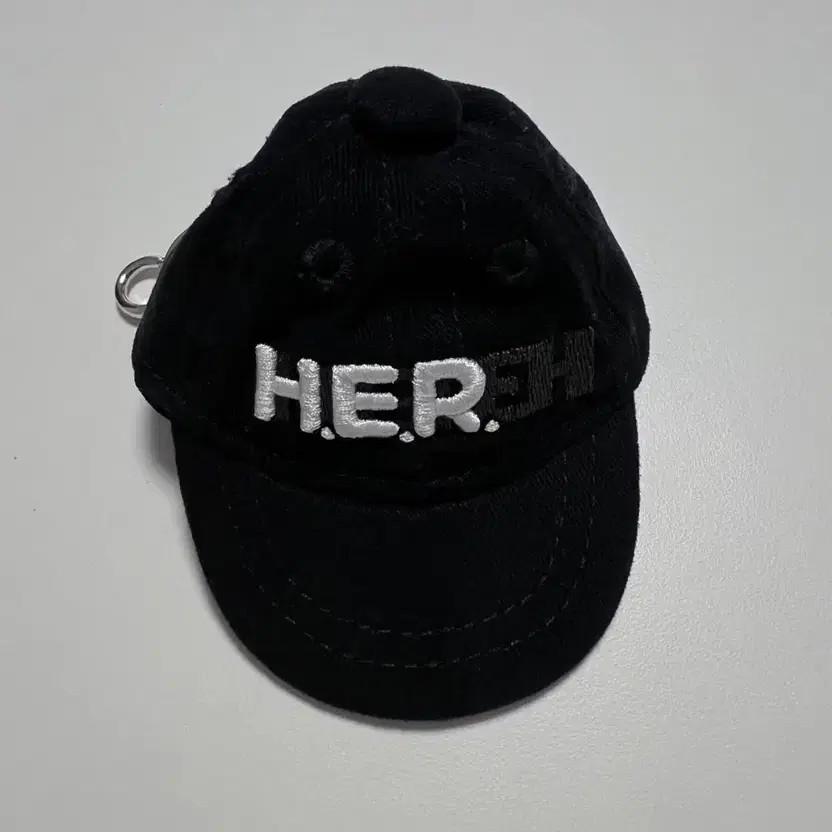 IU HER Cap Keyring Black Official