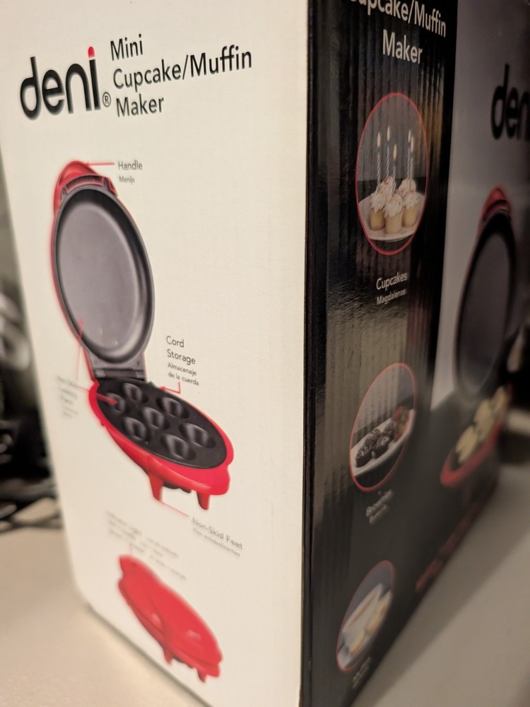 NEW Deni Mini Red Cupcake/Muffin Maker