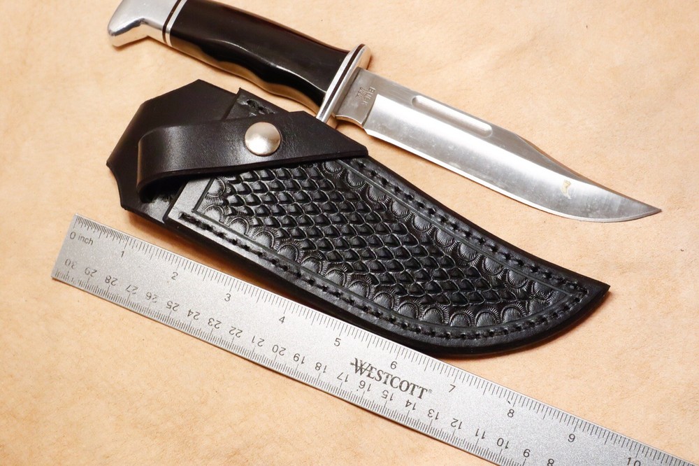 Custom Black Leather Sheath for Buck 119