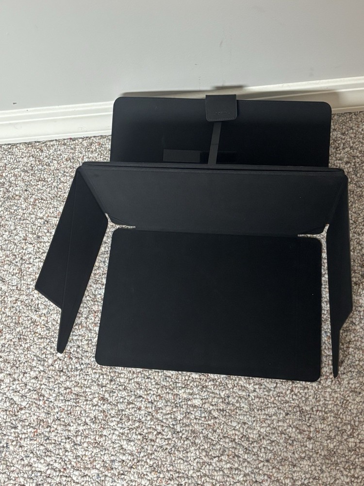 Philbert Laptop Shade