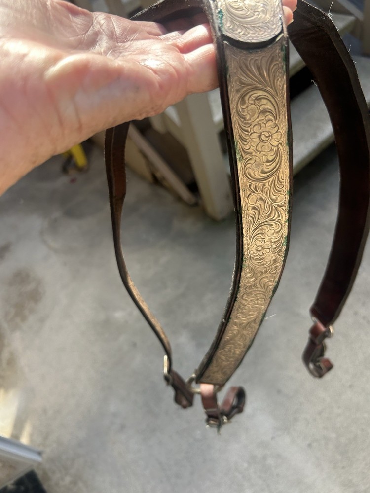 Tool silver and leather Equestrian breast collar