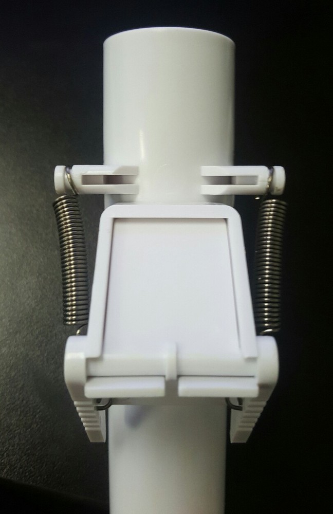 Pool cleaner regulator flowkeeper valve