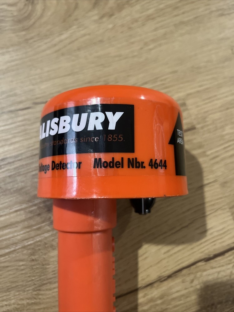Salisbury 4644 Audio/Visual Self Testing Voltage Detector