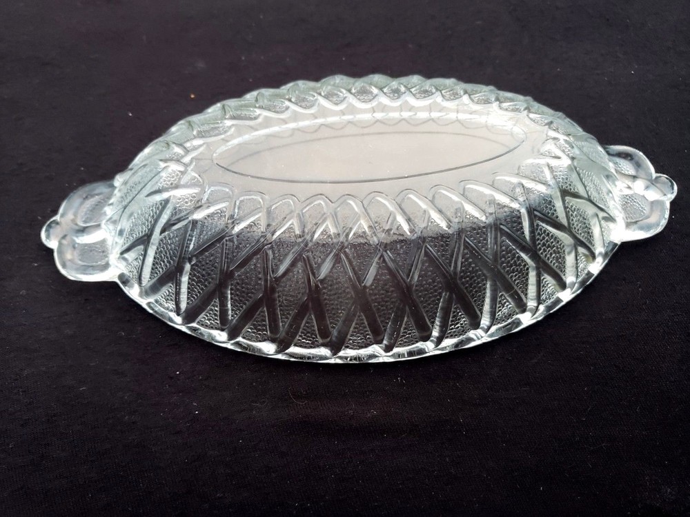 Crystal Pretzel 8½" Pickle 2 Handle