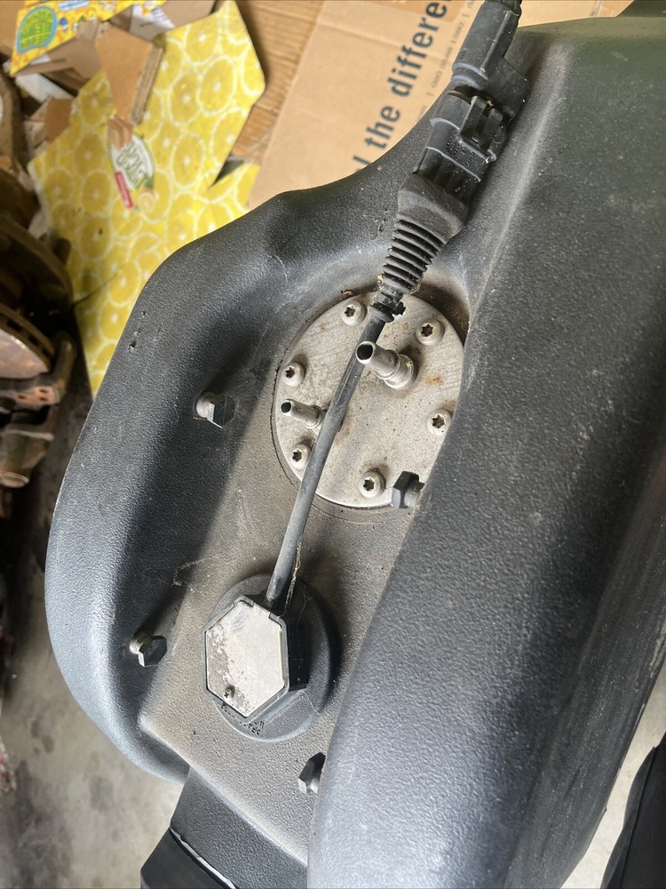 DAF ADBLUE TANK AND SENDER