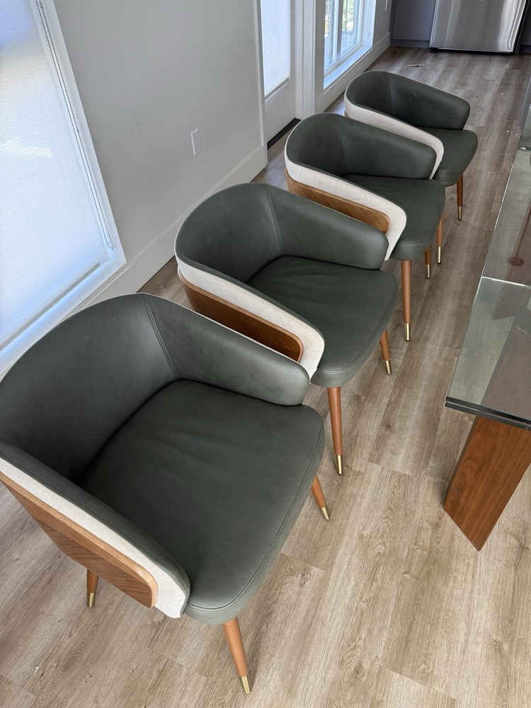 4 Seat Dining Room Set. Extendable Glass Table . Solid Wooden Legs