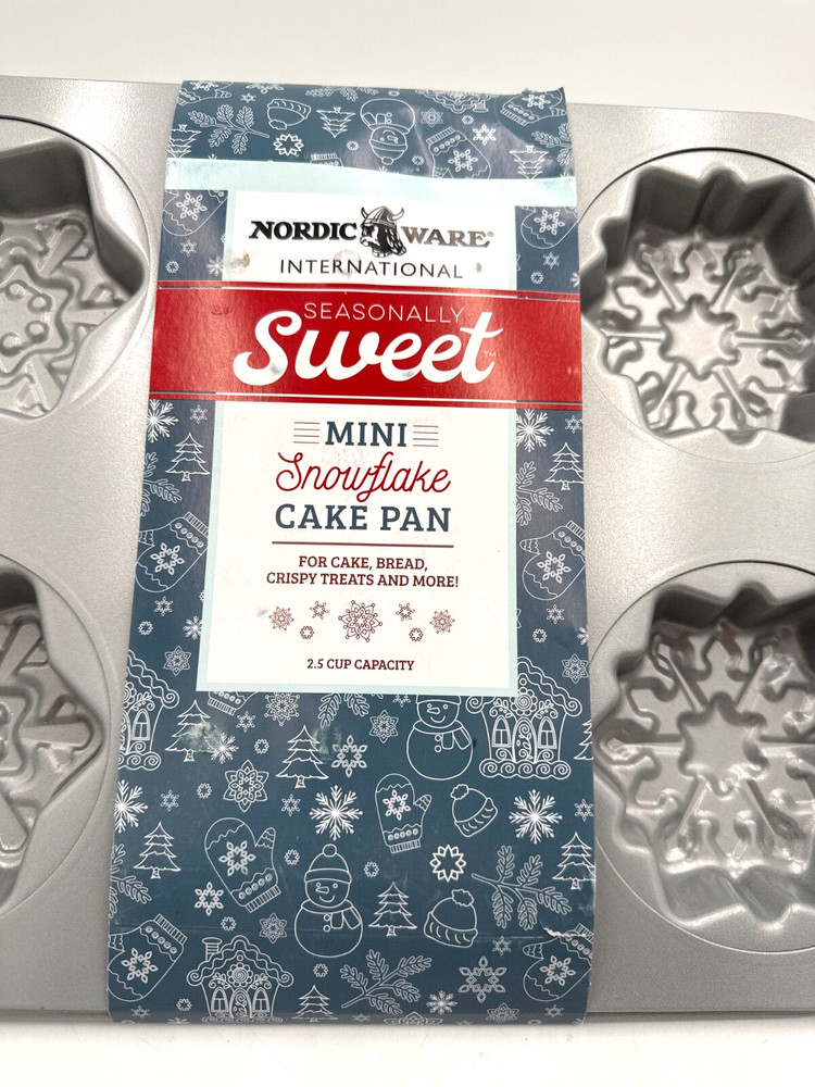 Nordic Ware Mini Snowflake Mold Cake pan