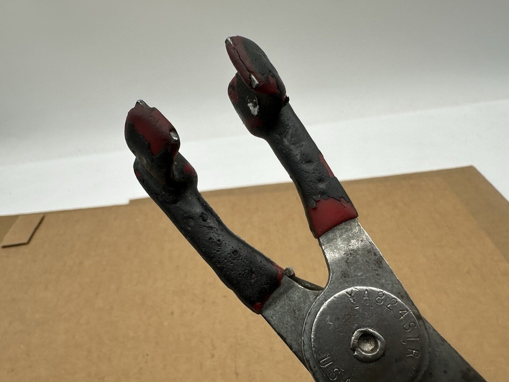 Blue Point Tools YA824 STR Spark Plug Boot Pliers USA Pre Owned