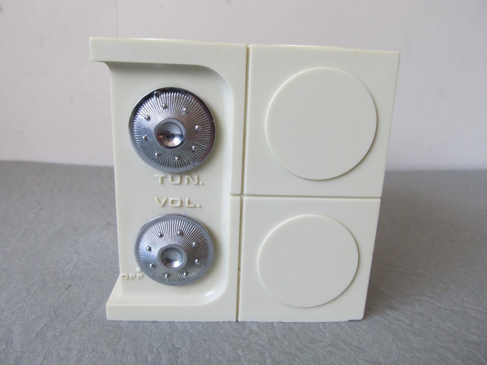 Vintage Kmart Cube AM Transistor Radio