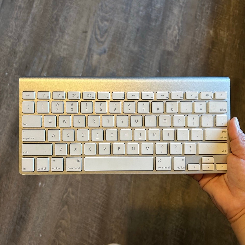 Apple Keyboard bluetooth Tested Model A1314