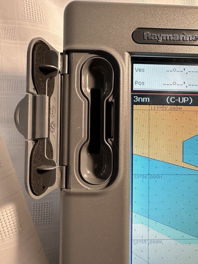 Raymarine | E120 MFD Chartplotter Screen | Classic Display Good condition E02013
