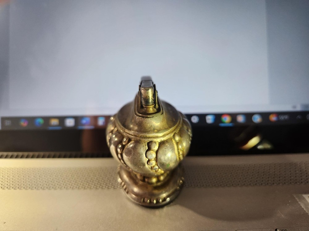 Vintage silver-plated Ronson Crown table lighter